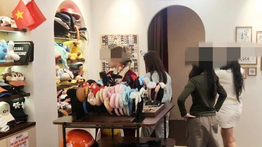 Nóng 24h: Nghi vấn tiệm ảnh tại Hà Nội phát tán ảnh nhạy cảm của nữ sinh